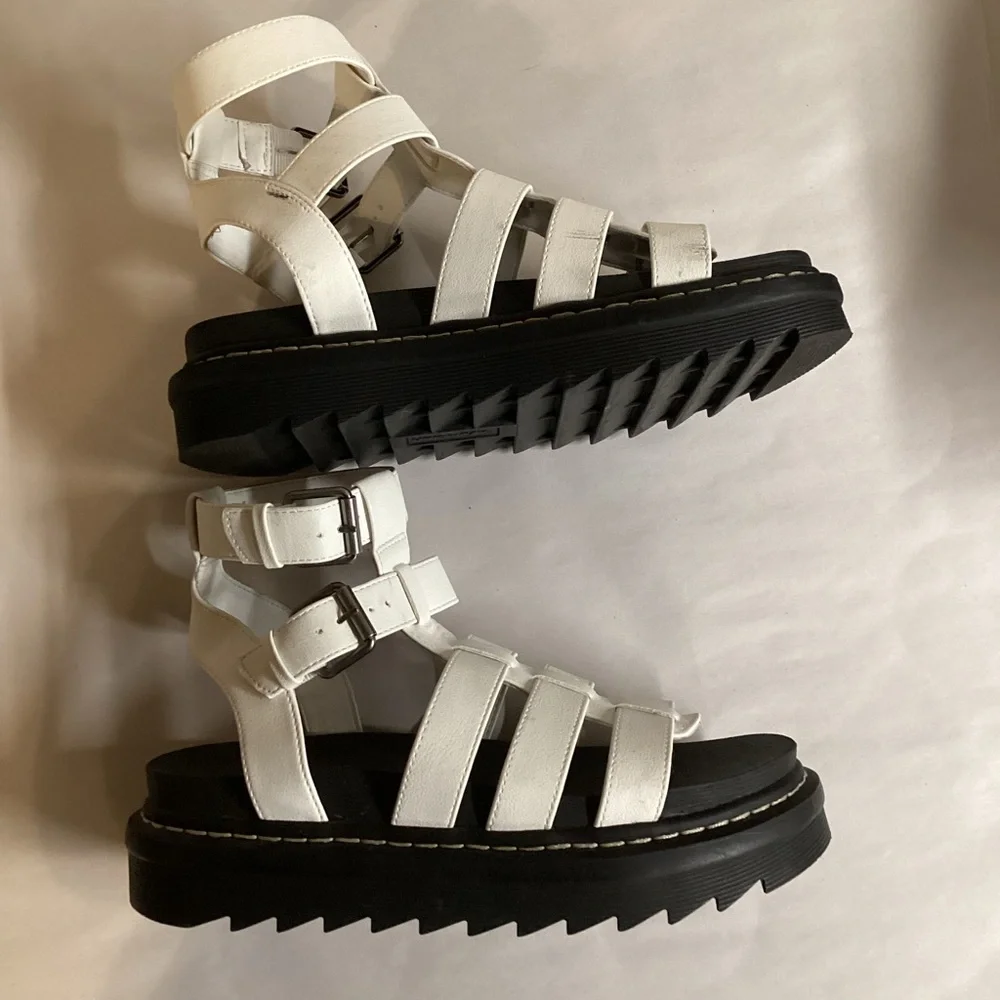 UNIONBAY Downtown Gladiator Platform Chunky Sandals 90’s Y2K Inspired